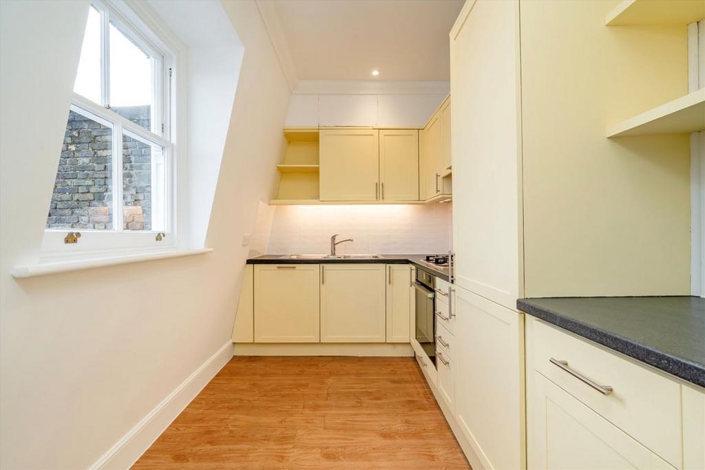 Apartment in London - View 2