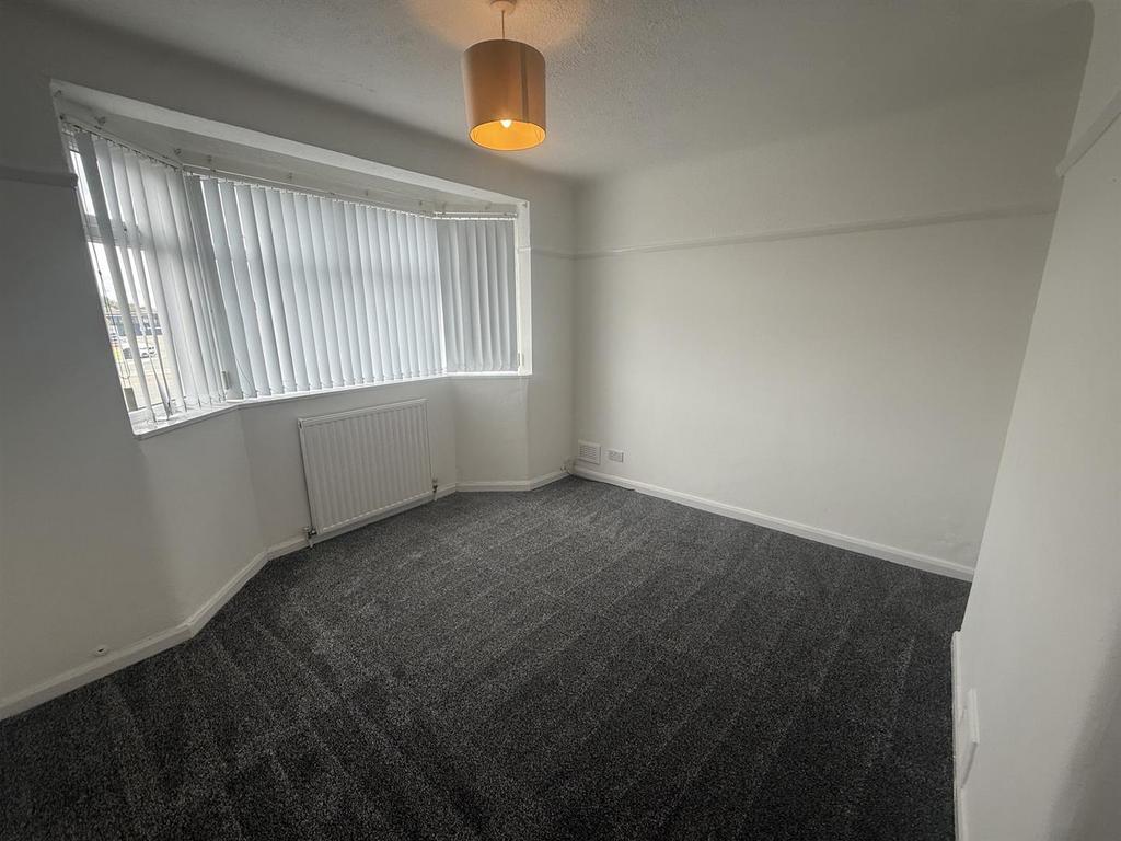 Apartment in Birkenhead - View 3