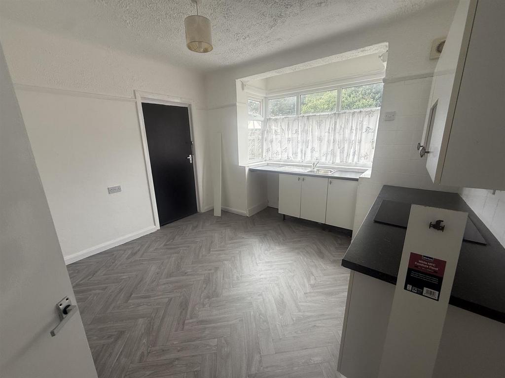 Apartment in Birkenhead - More