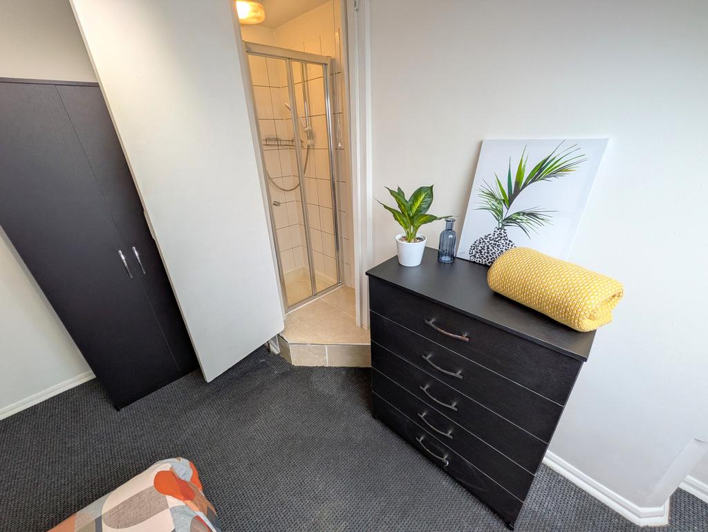 House in Nottingham - View 3