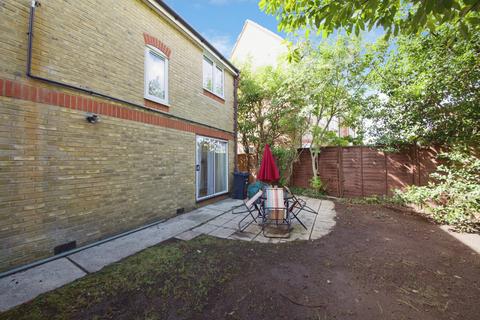 2 bedroom end of terrace house for sale, Putney Gardens, Chadwell Heath, Romford, RM6