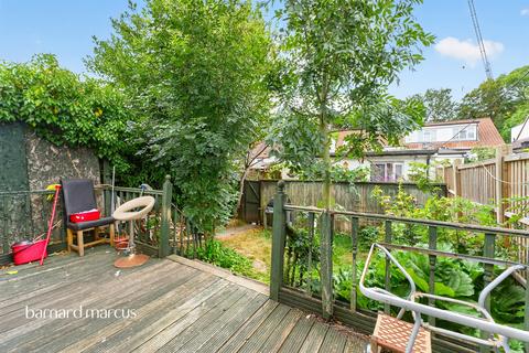8 bedroom semi-detached house for sale, Holders Hill Avenue, London