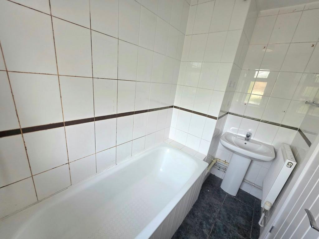 Apartment in Cardiff - View 2