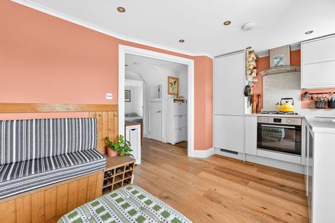 2 bedroom flat for sale, Stroud Green Road, Finsbury Park, N4