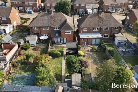 5 bedroom semi-detached house for sale, Eastern Avenue, Aveley, RM15