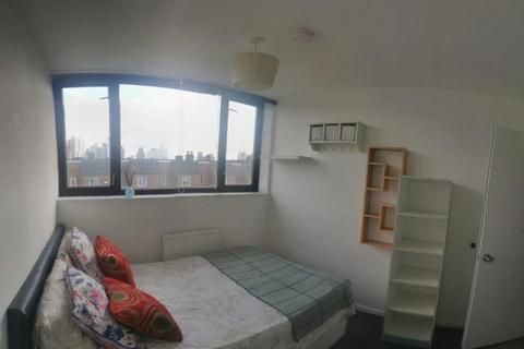 4 bedroom flat to rent, Crondall Street