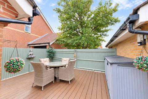 3 bedroom semi-detached house for sale, Samoa Way, Eastbourne