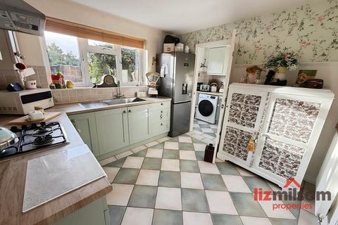 4 bedroom detached house for sale, De Ruthyn Close, Swadlincote DE12
