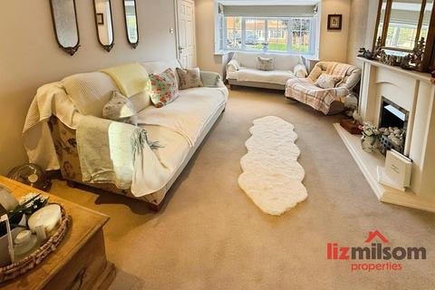 4 bedroom detached house for sale, De Ruthyn Close, Swadlincote DE12