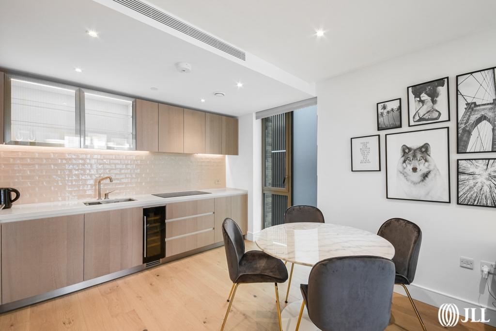 Apartment in London - More