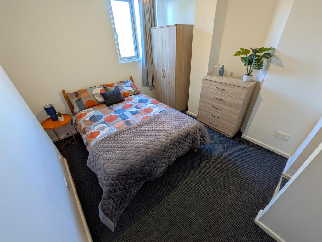 House in Nottingham - View 2