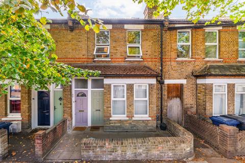 1 bedroom flat for sale, Grosvenor Road, London W7