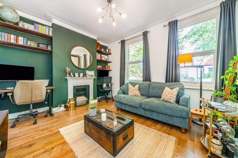 1 bedroom flat for sale, Grosvenor Road, London W7