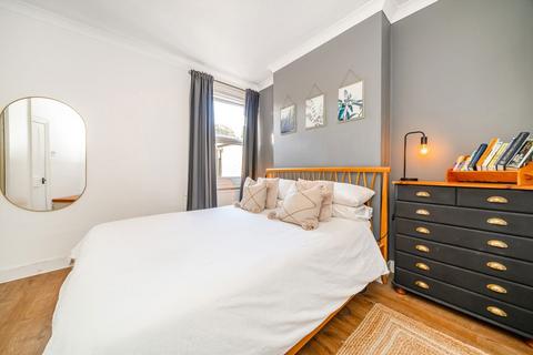 1 bedroom flat for sale, Grosvenor Road, London W7