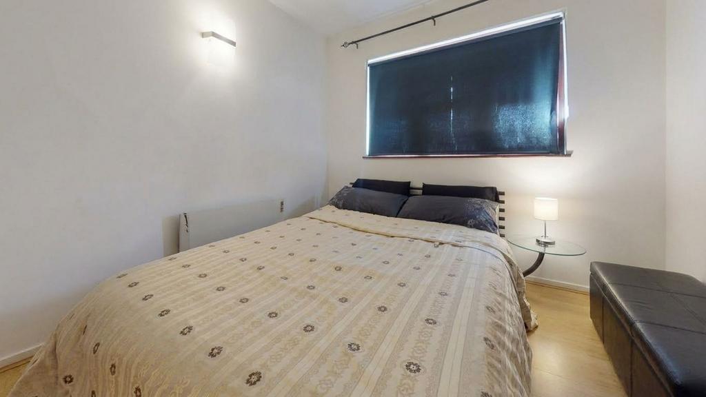 House in London - View 3