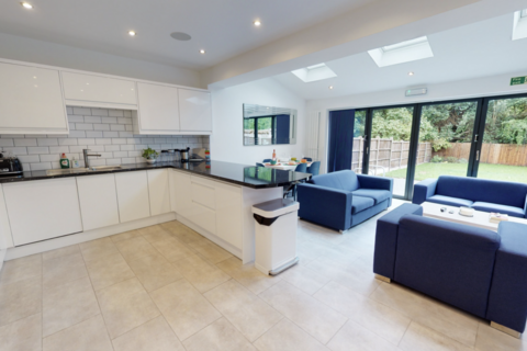 5 bedroom house to rent, Beeston Road, Nottingham NG7