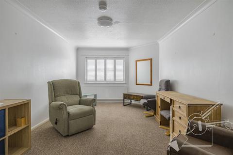 1 bedroom retirement property for sale, St James Oaks, Trafalgar Road, Gravesend