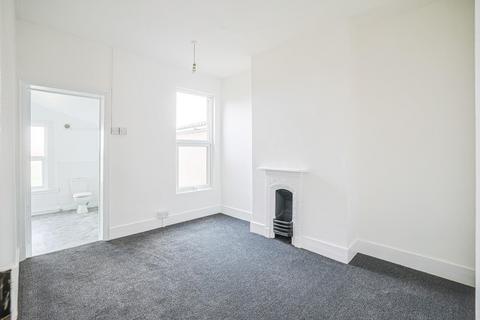2 bedroom terraced house for sale, Carlisle Road, Dartford