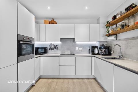 2 bedroom flat for sale, Royal Engineers Way, London