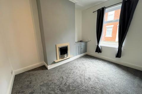 2 bedroom terraced house to rent, Flett Street, Preston PR2
