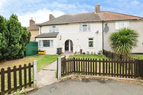 3 bedroom terraced house for sale, Spinney Gardens, Dagenham, RM9