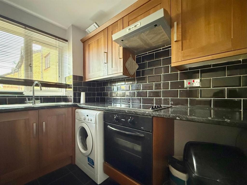 Apartment in Grays - View 3