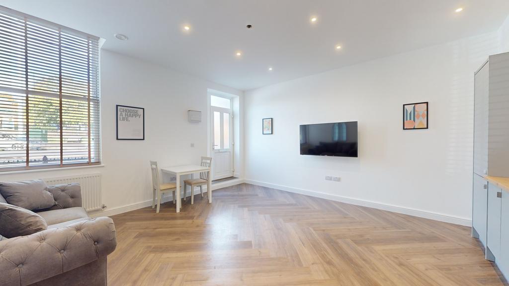 House in Nottingham, Old Lenton, The Park - View 2