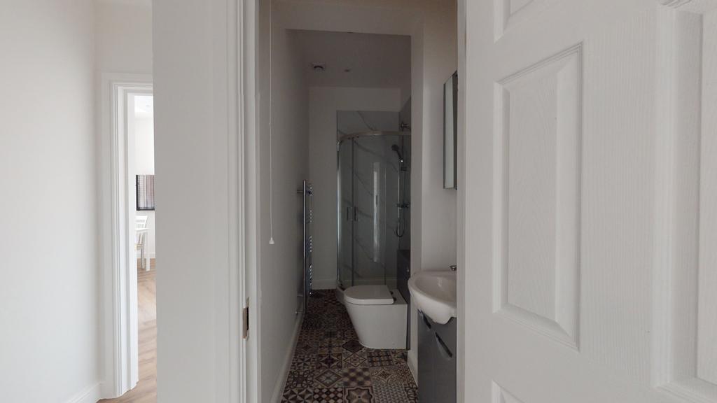 House in Nottingham - View 4