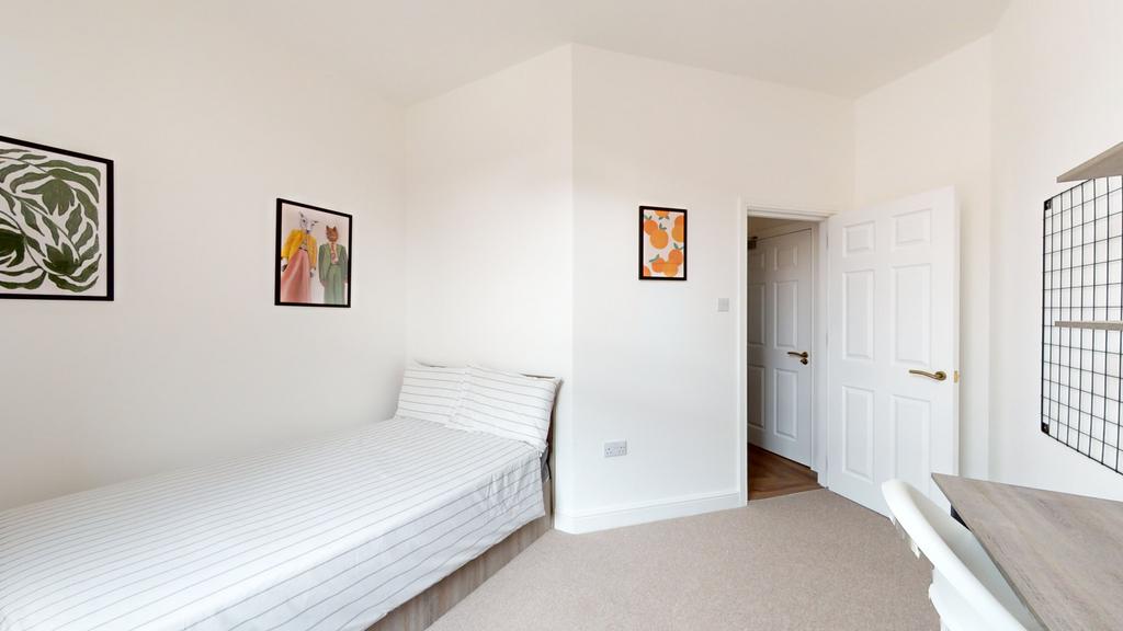 House in Nottingham - View 5