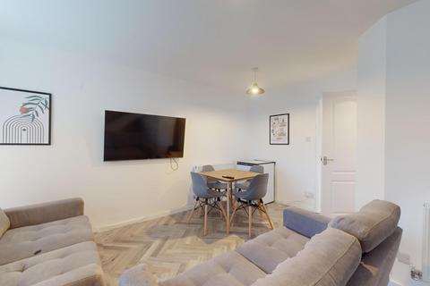 4 bedroom house to rent, Sandpiper Way, Nottingham NG7