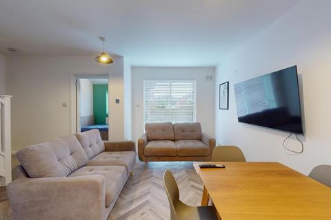 4 bedroom house to rent, Sandpiper Way, Nottingham NG7