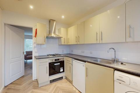 4 bedroom house to rent, Sandpiper Way, Nottingham NG7