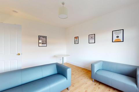 4 bedroom house to rent, Rolleston Drive, Nottingham NG7