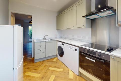 4 bedroom house to rent, Heron Drive, Nottingham NG7