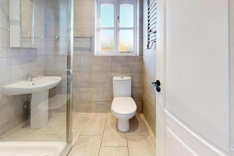 4 bedroom house to rent, Heron Drive, Nottingham NG7