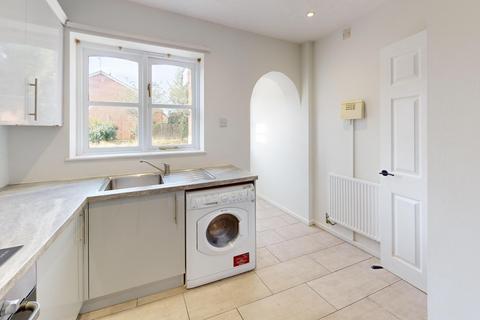 4 bedroom house to rent, Heron Drive, Nottingham NG7