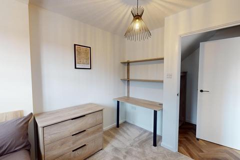 4 bedroom house to rent, Heron Drive, Nottingham NG7