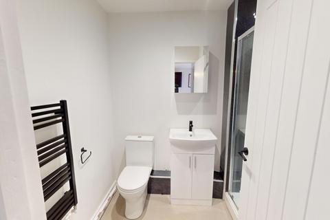 4 bedroom house to rent, Heron Drive, Nottingham NG7
