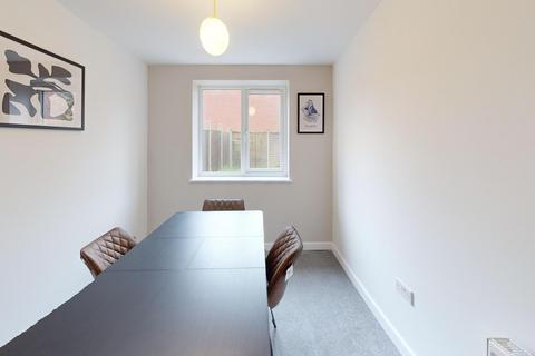 4 bedroom house to rent, Heron Drive, Nottingham NG7