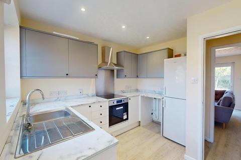 4 bedroom house to rent, Heron Drive, Nottingham NG7