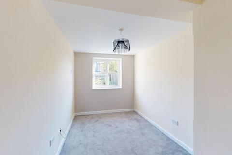 4 bedroom house to rent, Heron Drive, Nottingham NG7