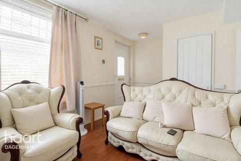 3 bedroom terraced house for sale, Rowney Gardens, Dagenham
