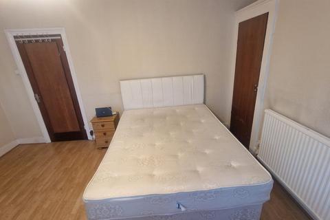 undefined, Shrewsbury Road, London E7