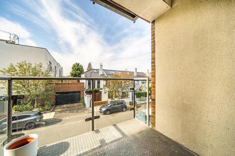 2 bedroom apartment for sale, Underhill Road, London