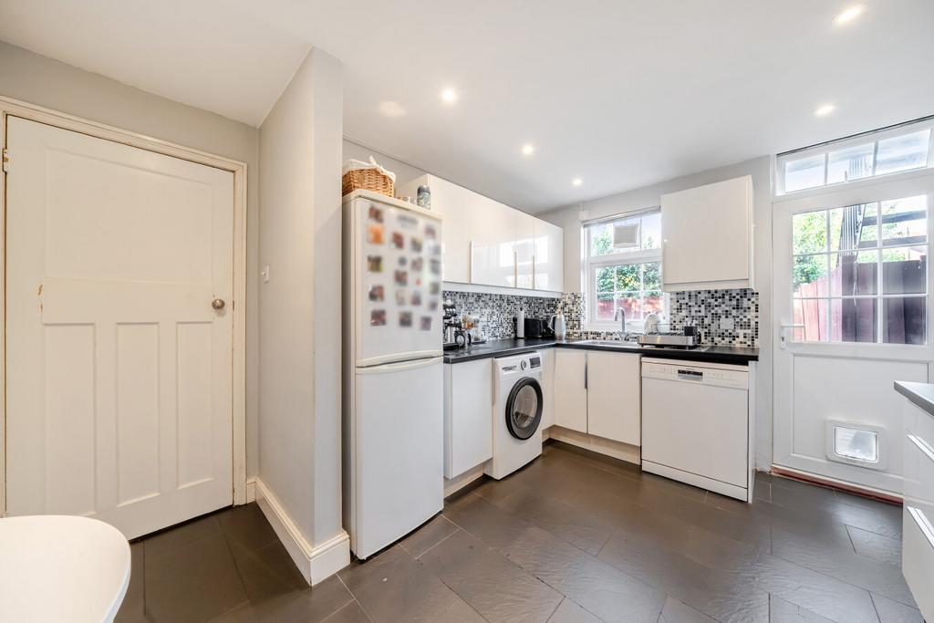 Apartment in London - View 4