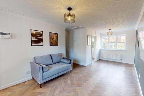 4 bedroom house to rent, Heron Drive, Nottingham NG7