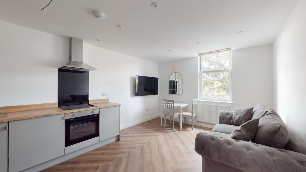 House in Nottingham - View 3