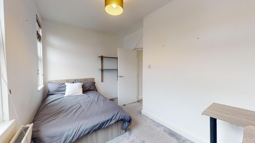 House in Nottingham - View 4
