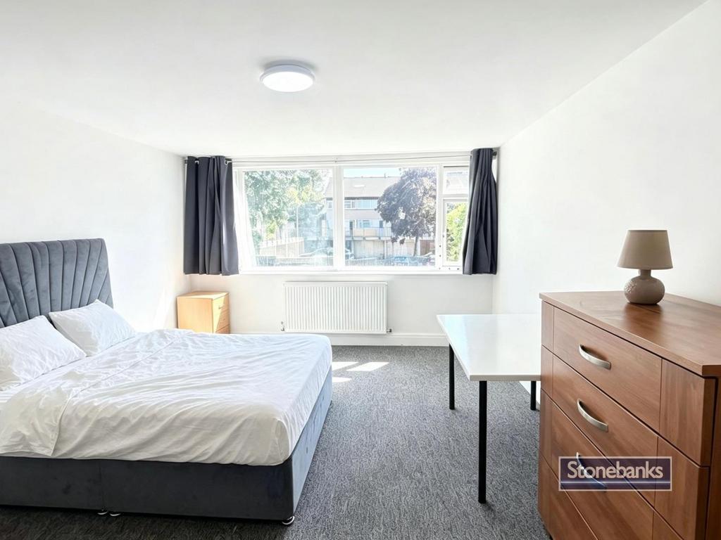 House in Uxbridge - View 3