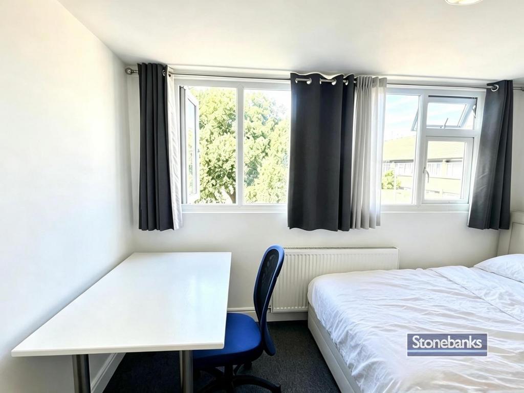 House in Uxbridge - View 4